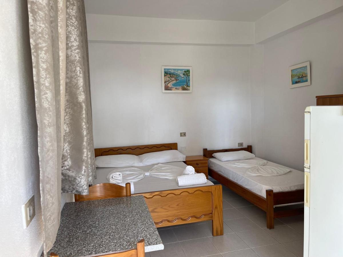 Villa Xhevdet Sarandë Exterior foto